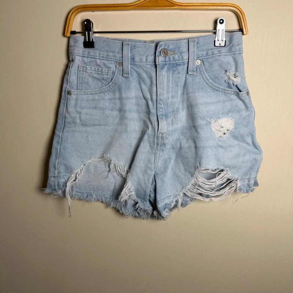 Levi's Cut Off Denim Jean High Waist Mom Shorts Size 26 Blue Distressed Light 3